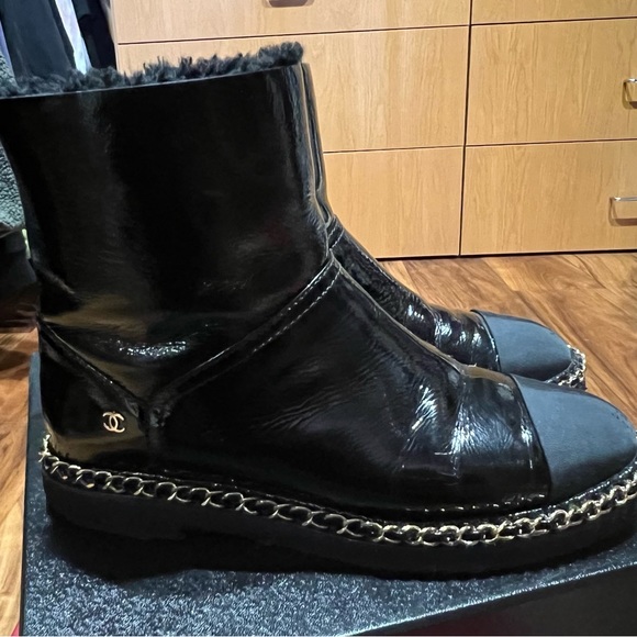 Chanel shearling lined chain boots size 37 - Picture 3 of 12